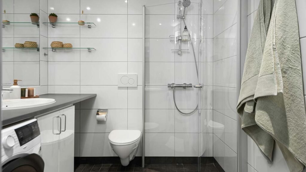 What Benefits Come With Hiring Bathroom Remodeler And Shower Installation Services For Homes on highqualityblog